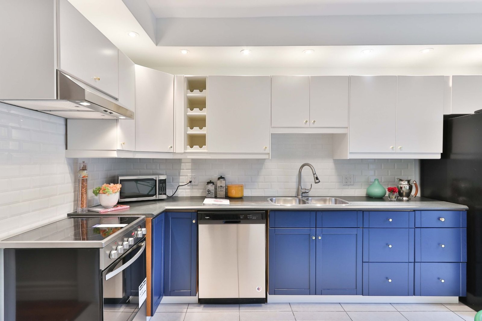 10 Kitchen Arrangement Ideas in 2025 for Every Home - WowHomeStyles